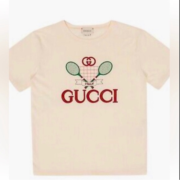 Beautiful and gorgeous short-sleeved T-shirt 
Brand new. - Picture 1 of 4